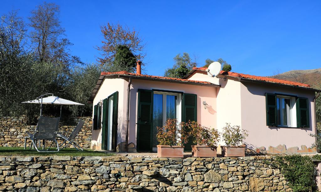 Casa Vacanze Gli Ulivi Borgomaro Екстер'єр фото